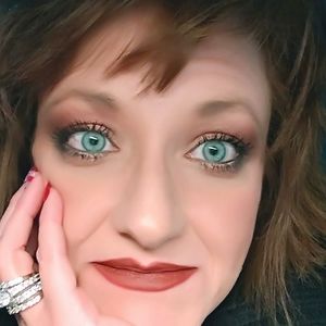 Meet your Posher, Kelli